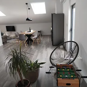 Ulika Apartament Fažana